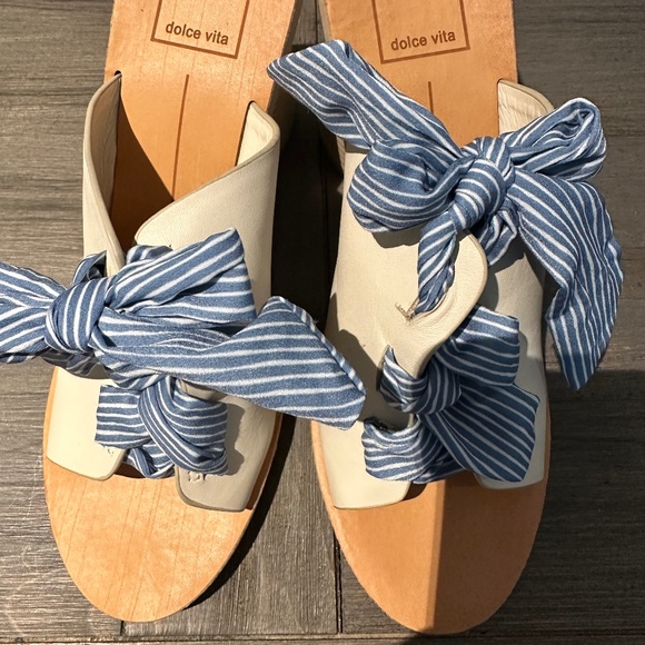 Dolce Vita Amber Cream and Blue Striped Heels Size 8 - Picture 2 of 8